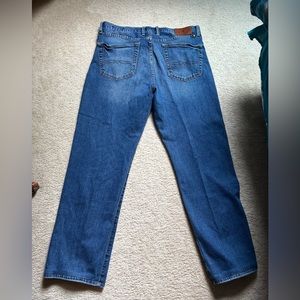 Men’s Lucky Brand 329 Classic Straight Jeans / Size W34x34L.